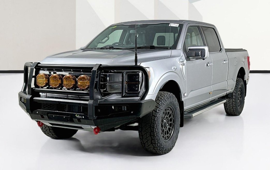 Ford F-250 fitted with a bull bar and driving lights
